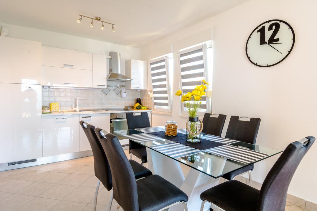 Magis Apartment Сплит Екстериор снимка